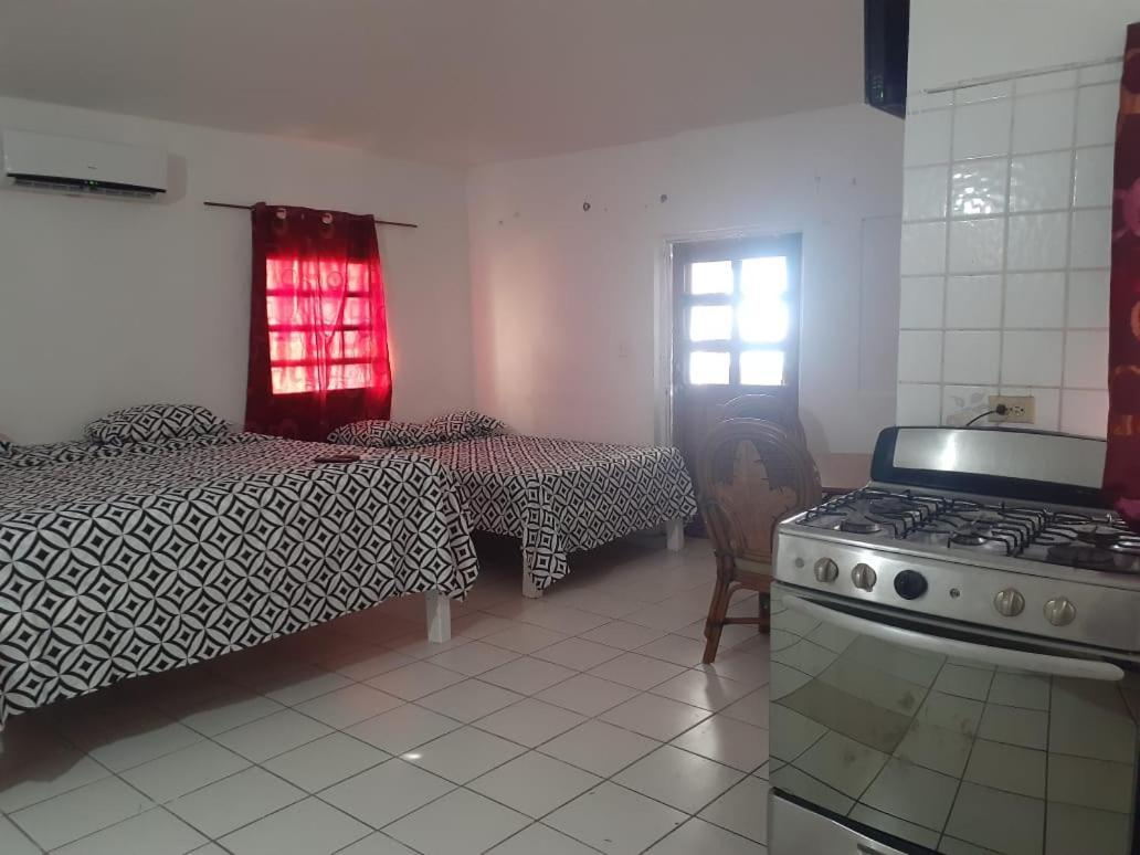 Calinago Friendly Family Sxm Bed and Breakfast Philipsburg  Buitenkant foto